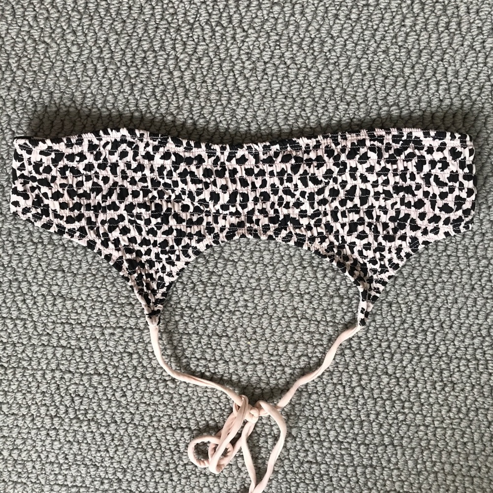 Sexy leopard bikini top
